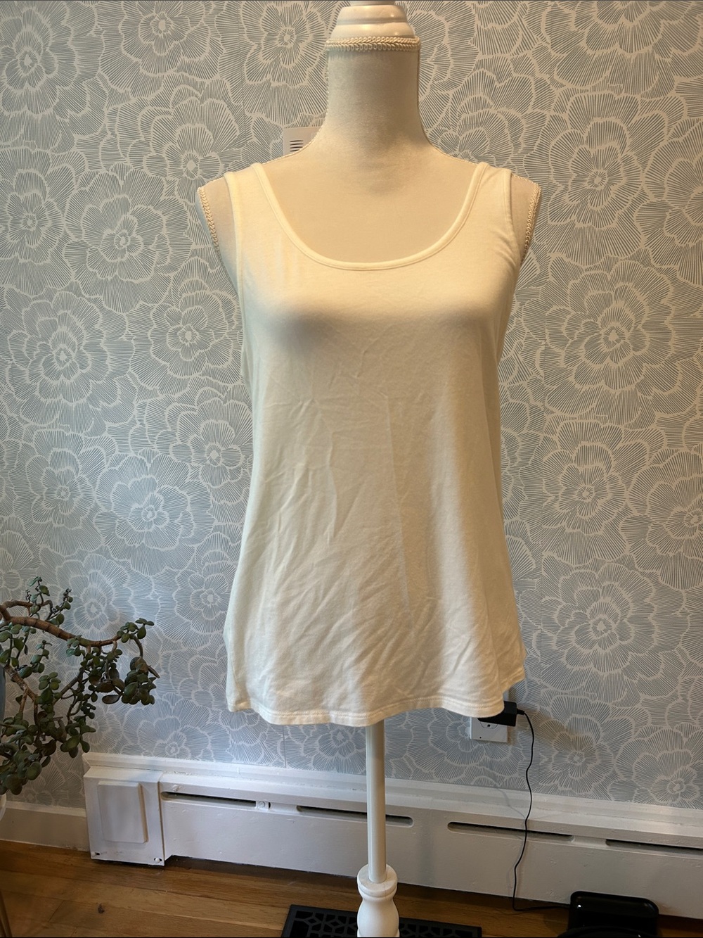 Lilly Pulitzer White Keyhole-back Tank with Tassel Tie - Sz L